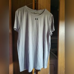 Under Armour tshirt